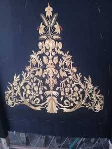 Parche Bordado a Mano con Láminas de Oro para Vestimenta Eclesiástica |   Motivo floral grande con cruz para cólidos litúrgicos, frontales de altar y estolas - Product Image 6
