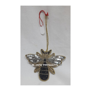 Hermoso Adorno Navideño Hecho a Mano con Bordado Dorado de Zari, Material de Tela con Forma de Árbol, para Decoración Festiva - Product Image 4