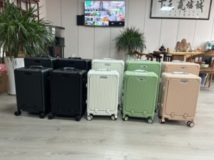Maleta Rígida ABS con Ruedas Giratorias de 360 Grados, Candado TSA, Asa Telescópica, Cierre de Cremallera, Diseño Moderno, Para Todas las Estaciones - Product Image 4