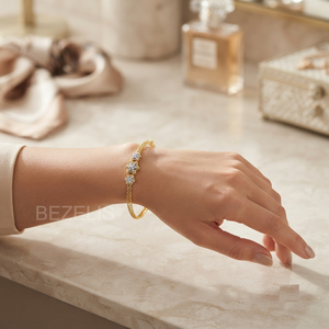 Bracelet manchette en or jaune exquis avec diamants de laboratoire pour usage quotidien, doté de diamants cultivés, de qualité supérieure et éco-responsable - Product Image 5
