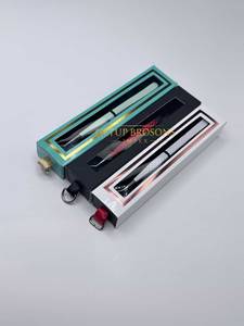 Juego de Pinzas Profesionales para Extensión de Pestañas de 45 Grados, Rojas/Verdes, Antideslizantes, de Acero Inoxidable, Pinzas para Volumen de Pestañas de 10 mm con Punta Suave - Product Image 3