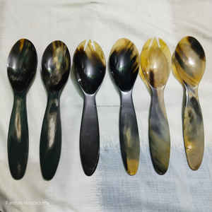 Ensemble de cuillères à salade en corne de bœuf véritable, fabriquées à la main, ustensiles de cuisine naturels à prix avantageux - Product Image 2