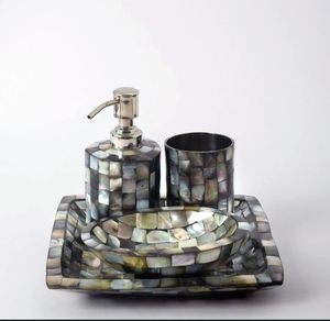Glamoroso juego de accesorios de baño de nácar para conceptos de decoración de alta gama y hogares de lujo - Product Image 6