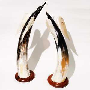 Paire de cornes de bœuf sculptées et polies de haute qualité pour la décoration du salon et de la chambre à coucher, agate - Product Image 1