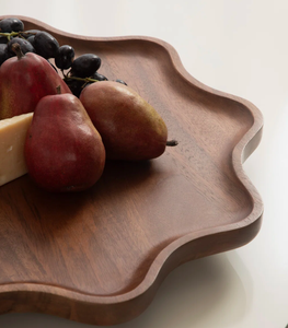 Wholesale Flower Shaped Wooden Serving Tray, Aesthetic Scalloped Wood Charcuterie <b>Board</b> and Fruit Platter for Kitchen - Product Image 5