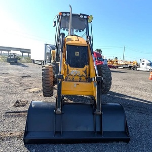 Potente retroexcavadora JCB diseñada para excavación, carga y manipulación de materiales con un rendimiento hidráulico confiable. - Product Image 2