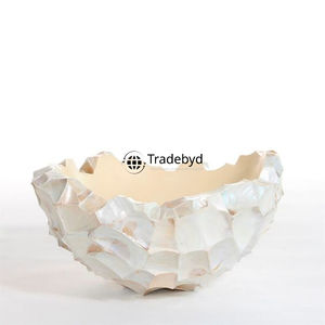 Bol rond artisanal fait main style ange avec incrustation MOP, élégant décor de table Tradebyd - Product Image 2