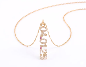 Collar con Colgante de Número Chapado en Oro de 18K con Circonita Cúbica Engastada, Piedra de Nacimiento de Abril 04.01.25, Estilo Minimalista - Product Image 4