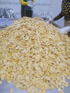 Chips de banane croustillantes 2025 les plus vendues à partir de bananes tranchées, collation saine du Vietnam, principal exportateur de chips de banane croustillantes - Product Image 2
