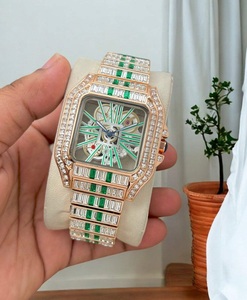 Montre de luxe pour homme en acier inoxydable avec bracelet en quartz, sertie de diamants moissanite et de diamants carrés, style antique et tendance. - Product Image 6