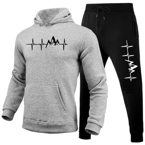 Ensemble survêtement décontracté pour homme : sweat à capuche bordeaux et pantalon de jogging noir, imprimé Cœur de Montagne, longueur intégrale, en coton respirant - Product Image 5
