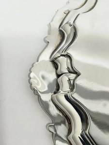 Assiette de Présentation Ronde en Acier Inoxydable Finition Nacrée Écologique Non Toxique – Vaisselle Élégante pour Mariages et Banquets - Product Image 4