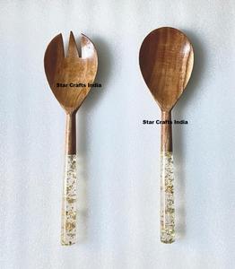 Cuillère de cuisine en bois et résine, dernier design, avec support en bois et résine, article décoratif pour la cuisine, en vente. - Product Image 5