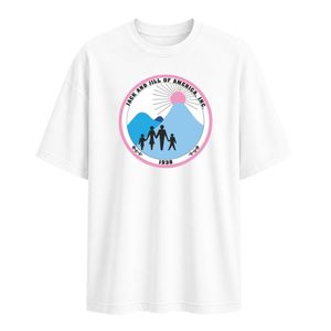 เสื้อยืดคอกลมสีขาวสไตล์ลำลอง พร้อมลายปักตราสัญลักษณ์แจ็คแอนด์จิลที่อก และลายกราฟิกขนาดใหญ่ตรงหลังแบบเข้าชุดกัน - Product Image 1