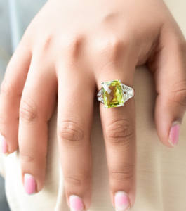 Anillo hecho a mano de cuarzo limón natural con corte radiante y diseño de rejilla cítrica en plata de ley 925 para uso diario. - Product Image 4