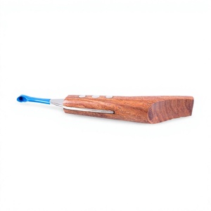 Cuchara para Cascos de Caballo de Acero Inoxidable Ligera con Mango de Madera para el Cuidado de Herraduras - Uso Veterinario - Product Image 3