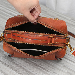 Custom Premium Quality Vintage Luxury Genuine Leather Women's Shoulder/Crossbody Handbag Zipper Open for Daily Travel Use - Product Image 4