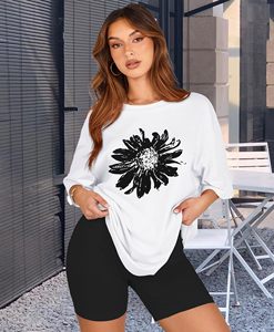 T-shirt femme surdimensionné 100 % coton imprimé DTF, col rond, manches courtes, ample et confortable pour l'été - Product Image 2