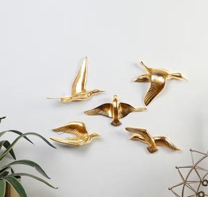 Ensemble d'art mural en laiton plaqué or avec oiseaux en vol, décoration moderne pour la maison, artisanat en métal, pièce d'art décorative suspendue - Product Image 3