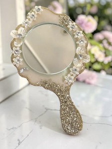 Miroir à main en résine écologique, forme personnalisée, finition lisse et brillante pour un usage quotidien, maquillage, décoration - Cadeaux pour la Saint-Valentin, Pâques - Product Image 5