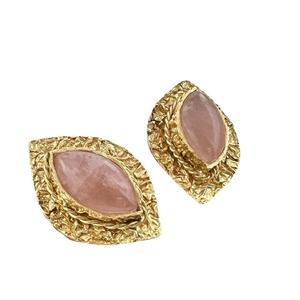 Boucles d'oreilles en laiton plaqué or avec pierres précieuses, élégantes et faites à la main. - Product Image 1