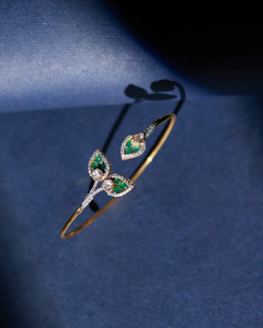 กำไลข้อมือ Danta Gems Petal Drift ดีไซน์ดอกไม้สุดหรูหรา สร้อยข้อมือทอง 14K ดีไซน์เก๋ ปรับขนาดได้ เครื่องประดับแฟชั่น - Product Image 3