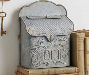 Boîte aux lettres vintage en acier galvanisé avec motif floral en relief, montage sur poteau, accès frontal décoratif, boîte aux lettres élégante - Product Image 3