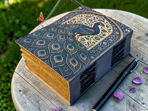 Diario de Cuero de Pavo Real Hecho a Mano, Cuaderno Floral Vintage con Borde Irregular, Diario Celestial, Libro de Escritura, Regalo Personalizado - Product Image 5