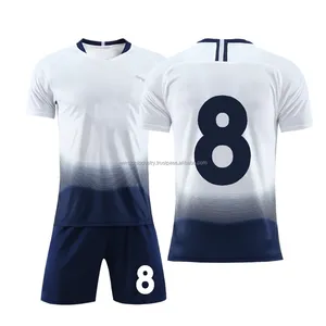 Maillot et chaussettes de football respirants professionnels personnalisés à séchage rapide avec design sportif, vêtements de football respirants à sublimation - Product Image 2