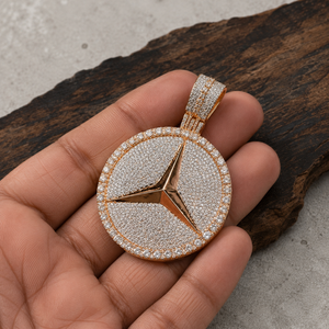 Colgante Personalizado de Lujo con Logotipo de Auto, Chapado en Plata 925, con Micro Pavé de Moissanita Redonda, Estilo Hip Hop, Venta al Por Mayor - Product Image 3