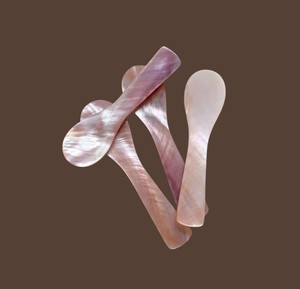 Cuillère de dégustation de caviar en nacre rose naturelle, manche plat de luxe, accessoires de cuisine pour restaurant - Product Image 4