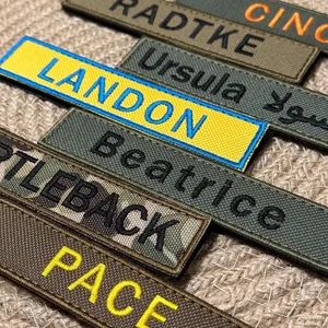 Parches de tela personalizados ecológicos con nombre bordado, rectangulares, termoadhesivos y para coser en ropa - Product Image 1