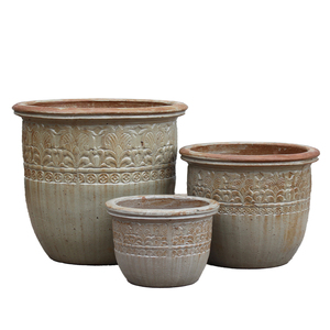 Ensemble de jardinières vintage en céramique sculptées à la main, rustiques et écologiques, avec trous de drainage pour fleurs et plantes vertes - Product Image 1