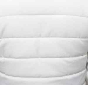 Chaqueta Acolchada Gruesa de Invierno OEM - Chaqueta Acolchada Blanca con Ribete de Piel Extraíble - Product Image 4