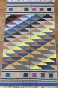 Tapis artisanal fait main en coton multicolore Dhurrie, tapis réversible pour la maison, le bureau et les hôtels - Product Image 3