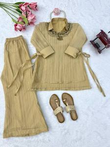 Ensemble 3 pièces haut de gamme élégant en organza froissé Salsa pour femme, comprenant un boléro, un pantalon et un haut court à manches mi-longues, longueur genou, avec nœud fait main - Product Image 3
