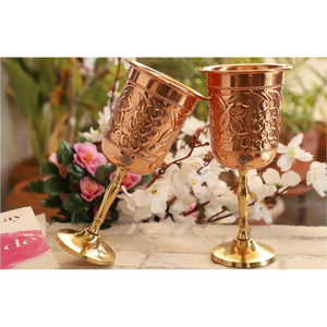 Verre à vin en cuivre avec motif de vigne en relief, gobelet à vin décoratif en cuivre, vaisselle en métal, style vintage, coupe à vin en relief - Product Image 4