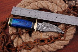 Couteau à dépecer artisanal DIY OEM en acier Damas à lame droite de 6 pouces, manche en bois, lame fixe personnalisée pour la chasse, le camping et le travail du cuir - Product Image 4