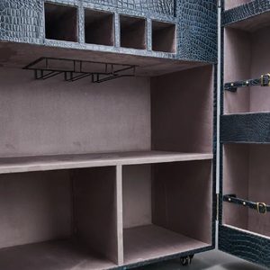 Coffret de rangement et armoire vintage en cuir écologique moderne pour outils, bouteilles de vin, verres et autres articles - Product Image 4