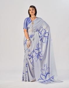 Sari Tradicional Indio de Seda Satinada con Estampado Floral para Uso Casual y Eventos Festivos, Atuendo Elegante y Moderno para Mujer - Product Image 1