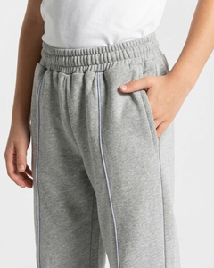 Ensemble de survêtement gris surdimensionné pour enfants garçons avec ligne contrastante, sweat à capuche en molleton de coton et pantalon de survêtement à jambes larges, fabricant OEM & ODM - Product Image 4