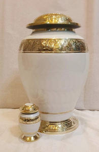 Grande urne funéraire décorative en laiton pour cendres, conteneur commémoratif pour la maison ou le temple - Product Image 2