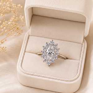 Bague de fiançailles en or massif 10K 14K 18K avec diamant de laboratoire taille marquise et taille rond, clarté E VVS, style vintage - Product Image 4