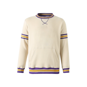 เสื้อสเวตเชิ้ตคอกลมแบบโอเมก้าสีกลาง ผลิตตามสั่ง (OEM) คุณภาพดี พร้อมแถบสีม่วงและสีทอง ปลายแขนเสื้อแบบริบ และกระเป๋าแบบจิงโจ้ - Product Image 2