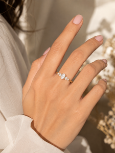 Elegante Anillo de Compromiso de Diamante con Corte Ovalado, Anillo de Boda de Moissanita para Mujer, Oro Amarillo Vermeil de 10K, Anillo de Regalo de Cumpleaños - Product Image 6