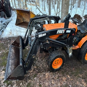 Tracteur miniature Kubota B7000 robuste et durable, 2 roues motrices, compact, pour jardin, utilitaire, puissant, petit équipement agricole - Product Image 3