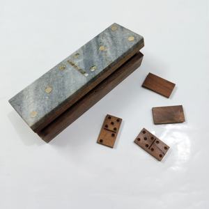 Boîte de rangement pour dominos en marbre faite à la main avec des dominos en bois, élégant organisateur de dominos avec couvercle en marbre pour table basse et soirées jeux - Product Image 5