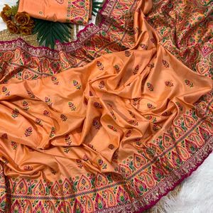 Sari en pashmina de qualité supérieure avec broderie contrastante et bordure à motifs, accompagné d'un chemisier assorti non cousu par Royal Export - Product Image 3