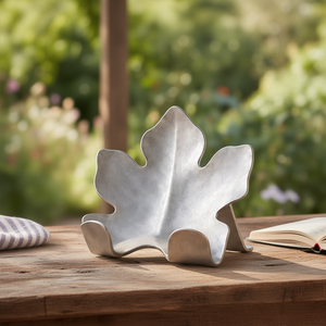 Support de livre en aluminium façonné à la main - Repose-recettes à cinq lobes, accessoire de lecture en métal fait main pour la cuisine - Product Image 3