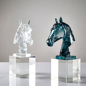 Tête de cheval en résine, sculpture animale artificielle, figurines décoratives, accessoires de décoration pour salon - Product Image 1